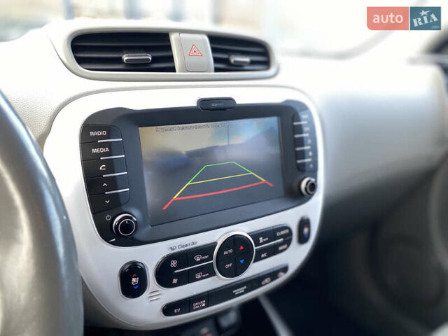 Черный Киа Soul EV, объемом двигателя 0 л и пробегом 96 тыс. км за 6999 $, фото 44 на Automoto.ua