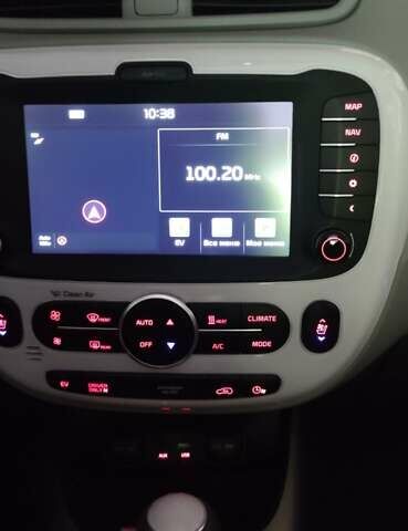 Черный Киа Soul EV, объемом двигателя 0 л и пробегом 89 тыс. км за 8200 $, фото 7 на Automoto.ua