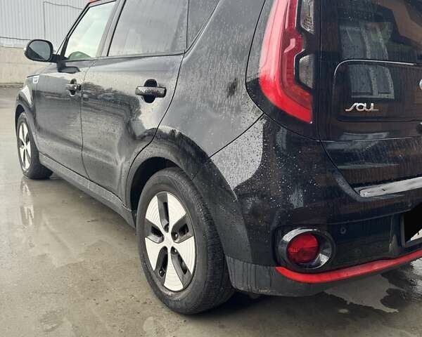 Кіа Soul EV 2015 у Вишневом на Automoto.ua Чорний Кіа Soul EV, об'ємом двигуна 0 л та пробігом 112 тис. км за 8200 $, фото 2 на Automoto.ua
