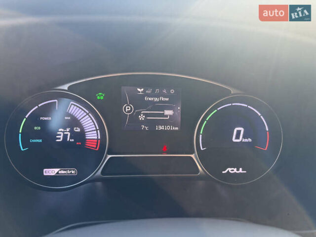 Черный Киа Soul EV, объемом двигателя 0 л и пробегом 134 тыс. км за 5600 $, фото 25 на Automoto.ua