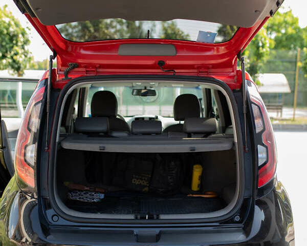 Чорний Кіа Soul EV, об'ємом двигуна 0 л та пробігом 101 тис. км за 8300 $, фото 19 на Automoto.ua