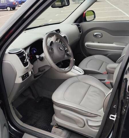 Черный Киа Soul EV, объемом двигателя 0 л и пробегом 98 тыс. км за 7400 $, фото 12 на Automoto.ua