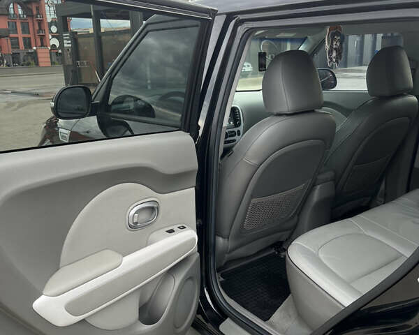 Черный Киа Soul EV, объемом двигателя 0 л и пробегом 137 тыс. км за 7400 $, фото 13 на Automoto.ua