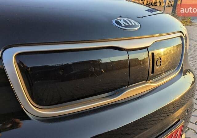 Чорний Кіа Soul EV, об'ємом двигуна 0 л та пробігом 117 тис. км за 6700 $, фото 12 на Automoto.ua