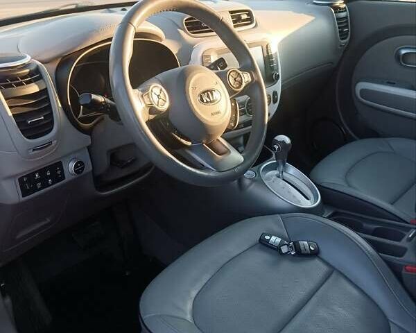 Чорний Кіа Soul EV, об'ємом двигуна 0 л та пробігом 117 тис. км за 6700 $, фото 28 на Automoto.ua