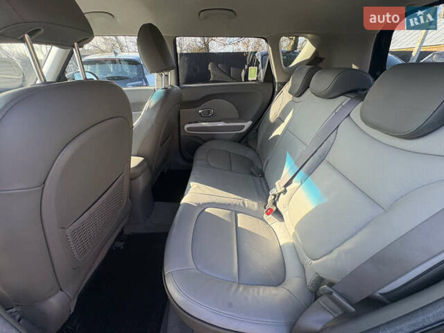 Черный Киа Soul EV, объемом двигателя 0 л и пробегом 96 тыс. км за 5900 $, фото 17 на Automoto.ua