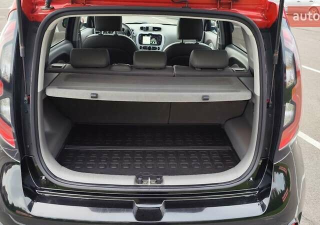 Черный Киа Soul EV, объемом двигателя 0 л и пробегом 98 тыс. км за 7400 $, фото 2 на Automoto.ua