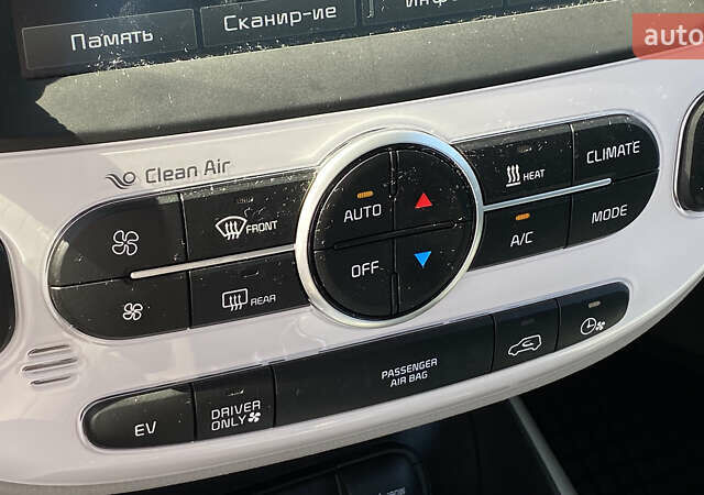 Черный Киа Soul EV, объемом двигателя 0 л и пробегом 84 тыс. км за 8200 $, фото 48 на Automoto.ua