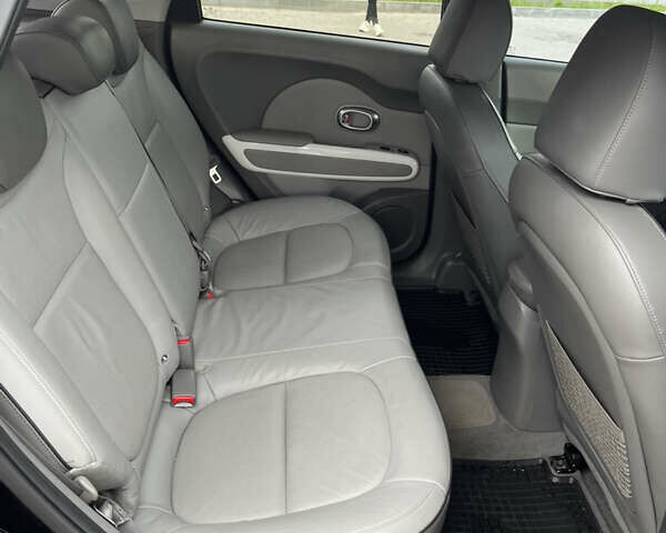 Черный Киа Soul EV, объемом двигателя 0 л и пробегом 137 тыс. км за 7400 $, фото 12 на Automoto.ua