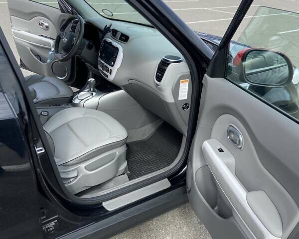 Черный Киа Soul EV, объемом двигателя 0 л и пробегом 106 тыс. км за 7700 $, фото 14 на Automoto.ua