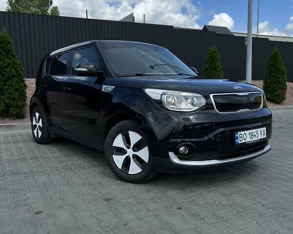 Чорний Кіа Soul EV, об'ємом двигуна 0 л та пробігом 127 тис. км за 10999 $, фото 2 на Automoto.ua