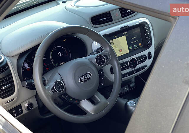 Черный Киа Soul EV, объемом двигателя 0 л и пробегом 84 тыс. км за 8200 $, фото 37 на Automoto.ua