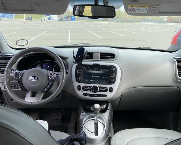 Черный Киа Soul EV, объемом двигателя 0 л и пробегом 106 тыс. км за 7700 $, фото 11 на Automoto.ua