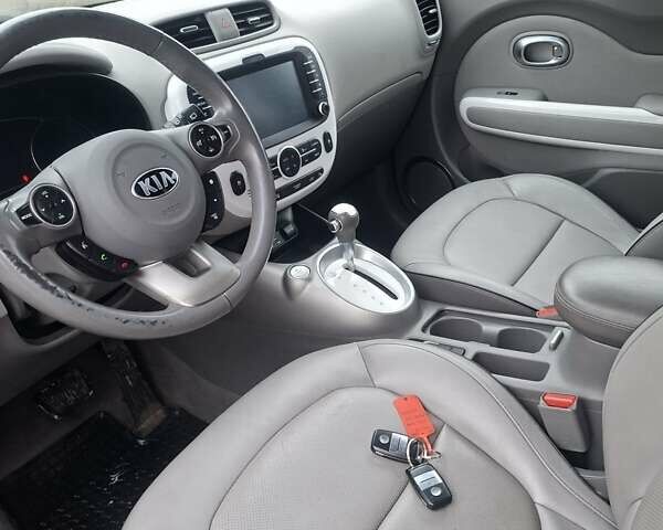 Чорний Кіа Soul EV, об'ємом двигуна 0 л та пробігом 98 тис. км за 6600 $, фото 53 на Automoto.ua