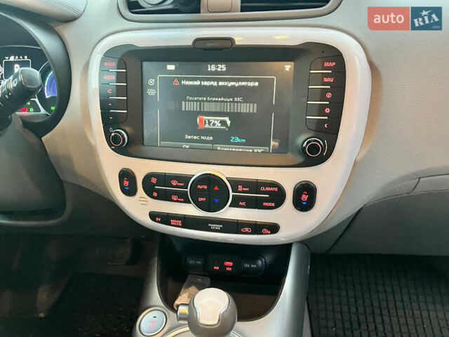 Черный Киа Soul EV, объемом двигателя 0 л и пробегом 140 тыс. км за 10499 $, фото 12 на Automoto.ua