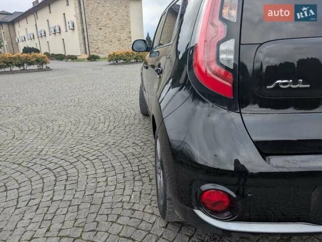 Черный Киа Soul EV, объемом двигателя 0 л и пробегом 115 тыс. км за 10000 $, фото 9 на Automoto.ua