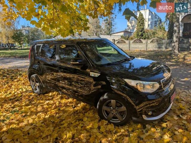Кіа Soul EV 2017 у Жовкві на Automoto.ua Чорний Кіа Soul EV, об'ємом двигуна 0 л та пробігом 114 тис. км за 10500 $, фото 5 на Automoto.ua