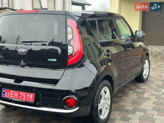 Чорний Кіа Soul EV, об'ємом двигуна 0 л та пробігом 94 тис. км за 11100 $, фото 10 на Automoto.ua