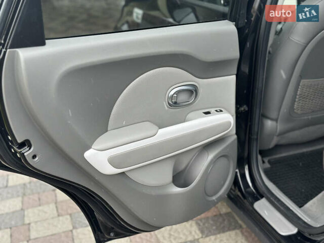 Чорний Кіа Soul EV, об'ємом двигуна 0 л та пробігом 94 тис. км за 11100 $, фото 21 на Automoto.ua