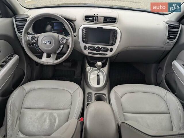 Черный Киа Soul EV, объемом двигателя 0 л и пробегом 115 тыс. км за 10000 $, фото 15 на Automoto.ua