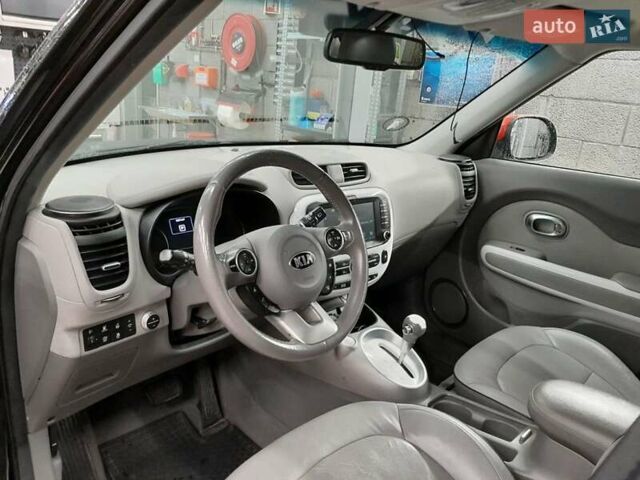 Черный Киа Soul EV, объемом двигателя 0 л и пробегом 158 тыс. км за 10750 $, фото 12 на Automoto.ua