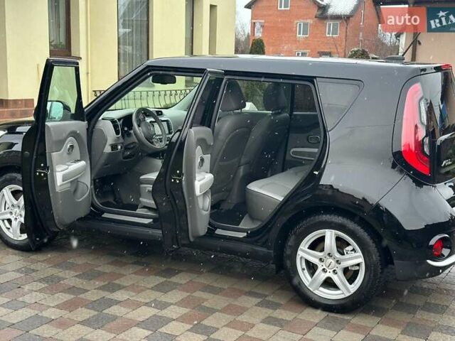 Чорний Кіа Soul EV, об'ємом двигуна 0 л та пробігом 94 тис. км за 11100 $, фото 15 на Automoto.ua