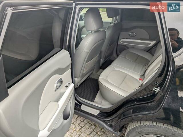 Черный Киа Soul EV, объемом двигателя 0 л и пробегом 115 тыс. км за 10000 $, фото 16 на Automoto.ua