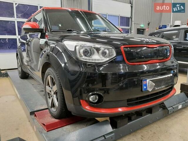 Черный Киа Soul EV, объемом двигателя 0 л и пробегом 158 тыс. км за 10750 $, фото 1 на Automoto.ua