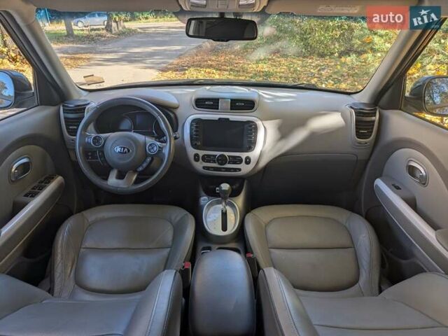Кіа Soul EV 2017 у Жовкві на Automoto.ua Чорний Кіа Soul EV, об'ємом двигуна 0 л та пробігом 114 тис. км за 10500 $, фото 2 на Automoto.ua