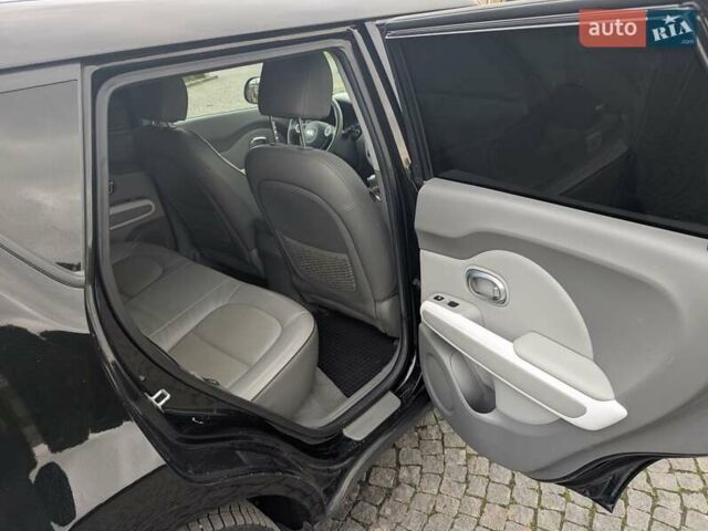 Черный Киа Soul EV, объемом двигателя 0 л и пробегом 115 тыс. км за 10000 $, фото 19 на Automoto.ua