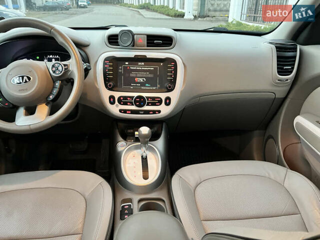 Черный Киа Soul EV, объемом двигателя 0 л и пробегом 140 тыс. км за 10499 $, фото 8 на Automoto.ua