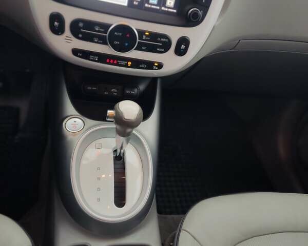 Черный Киа Soul EV, объемом двигателя 0 л и пробегом 79 тыс. км за 11500 $, фото 7 на Automoto.ua