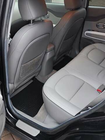 Чорний Кіа Soul EV, об'ємом двигуна 0 л та пробігом 102 тис. км за 11000 $, фото 33 на Automoto.ua