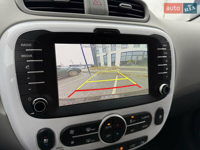 Чорний Кіа Soul EV, об'ємом двигуна 0 л та пробігом 138 тис. км за 10500 $, фото 10 на Automoto.ua