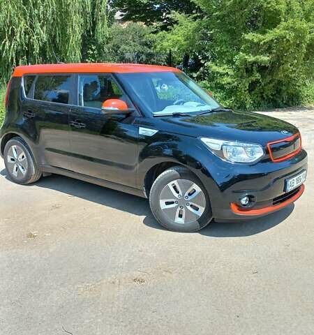 Чорний Кіа Soul EV, об'ємом двигуна 0 л та пробігом 105 тис. км за 16100 $, фото 10 на Automoto.ua