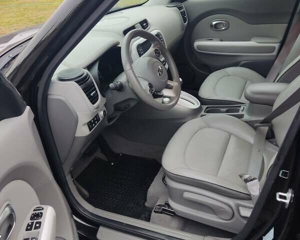 Черный Киа Soul EV, объемом двигателя 0 л и пробегом 79 тыс. км за 11500 $, фото 5 на Automoto.ua