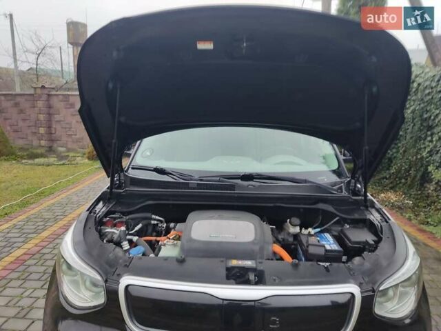 Черный Киа Soul EV, объемом двигателя 0 л и пробегом 79 тыс. км за 11500 $, фото 18 на Automoto.ua