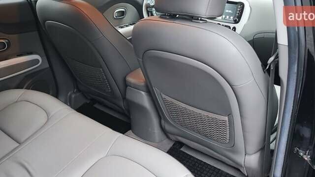 Чорний Кіа Soul EV, об'ємом двигуна 0 л та пробігом 102 тис. км за 11000 $, фото 23 на Automoto.ua