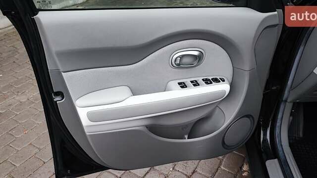 Чорний Кіа Soul EV, об'ємом двигуна 0 л та пробігом 102 тис. км за 11000 $, фото 15 на Automoto.ua