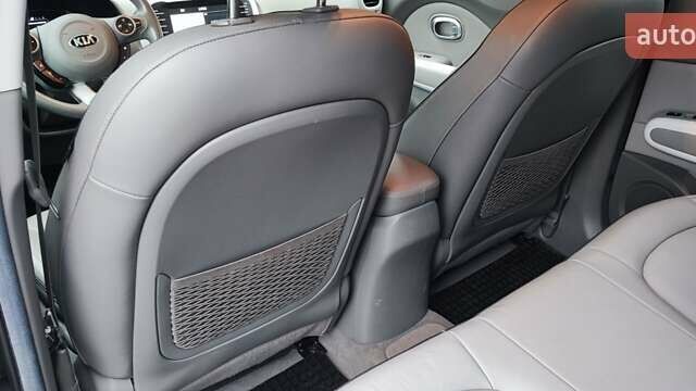 Чорний Кіа Soul EV, об'ємом двигуна 0 л та пробігом 102 тис. км за 11000 $, фото 34 на Automoto.ua