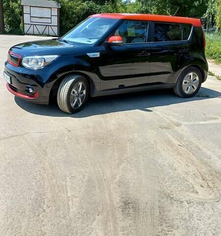 Чорний Кіа Soul EV, об'ємом двигуна 0 л та пробігом 105 тис. км за 16100 $, фото 3 на Automoto.ua