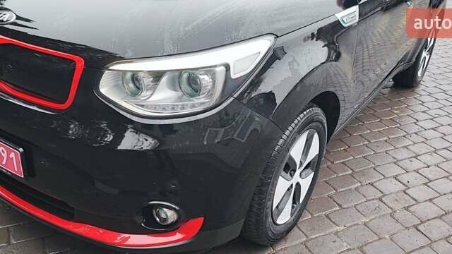 Чорний Кіа Soul EV, об'ємом двигуна 0 л та пробігом 102 тис. км за 11000 $, фото 3 на Automoto.ua