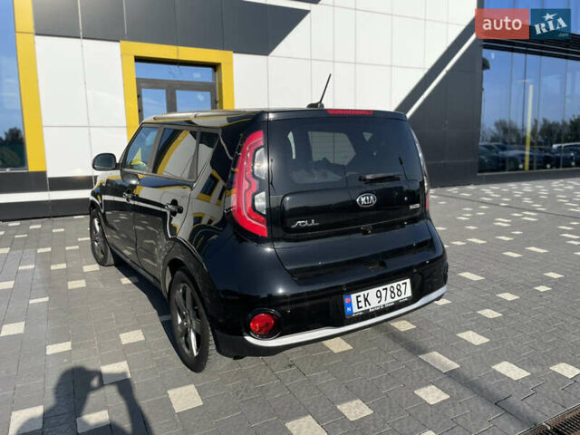 Чорний Кіа Soul EV, об'ємом двигуна 0 л та пробігом 114 тис. км за 10800 $, фото 2 на Automoto.ua