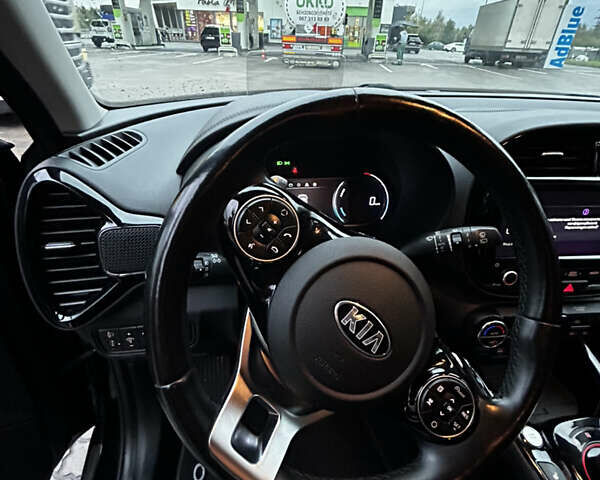 Чорний Кіа Soul EV, об'ємом двигуна 0 л та пробігом 123 тис. км за 18900 $, фото 37 на Automoto.ua