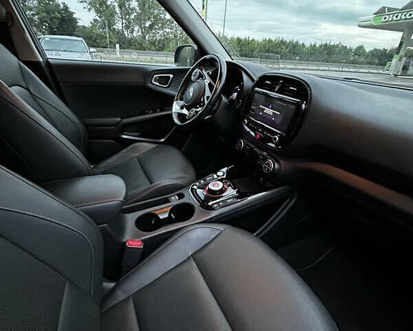 Чорний Кіа Soul EV, об'ємом двигуна 0 л та пробігом 123 тис. км за 18900 $, фото 21 на Automoto.ua