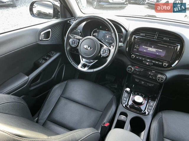 Черный Киа Soul EV, объемом двигателя 0 л и пробегом 122 тыс. км за 18000 $, фото 21 на Automoto.ua