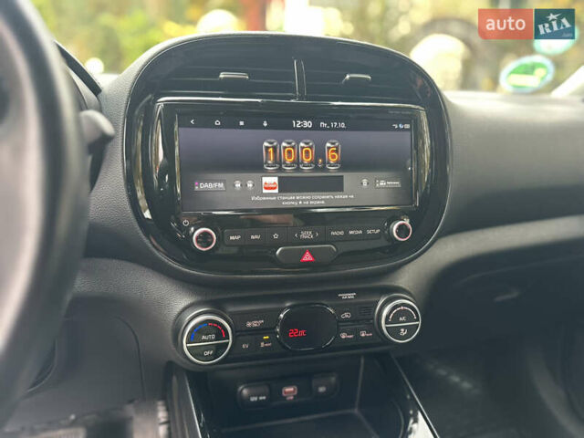 Кіа Soul EV 2020 у Дрогобичі на Automoto.ua Чорний Кіа Soul EV, об'ємом двигуна 0 л та пробігом 99 тис. км за 19200 $, фото 30 на Automoto.ua