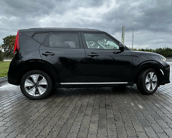Чорний Кіа Soul EV, об'ємом двигуна 0 л та пробігом 123 тис. км за 18900 $, фото 6 на Automoto.ua