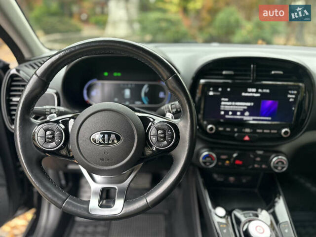 Кіа Soul EV 2020 у Дрогобичі на Automoto.ua Чорний Кіа Soul EV, об'ємом двигуна 0 л та пробігом 99 тис. км за 19200 $, фото 32 на Automoto.ua