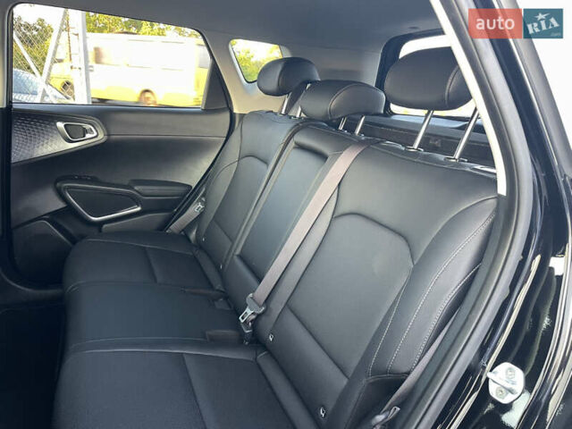 Черный Киа Soul EV, объемом двигателя 0 л и пробегом 122 тыс. км за 18000 $, фото 18 на Automoto.ua